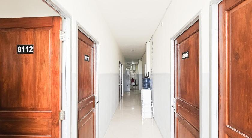 RedDoorz @ AVA Guesthouse Pucang Anom Timur – Surabaja, IL