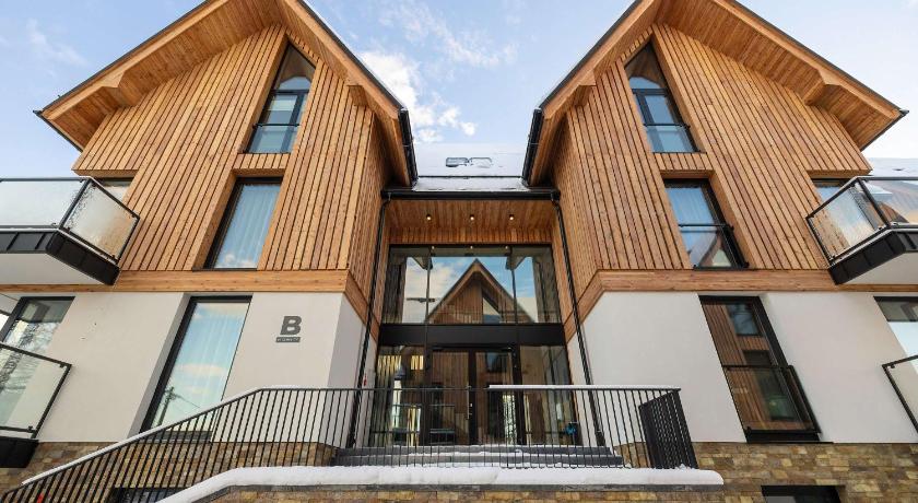 扎科帕内 Prestizowe Goralskie Apartamenty w Sercu Zakopanego & Parking by Noclegi Renters 4星级 民宿 泳池