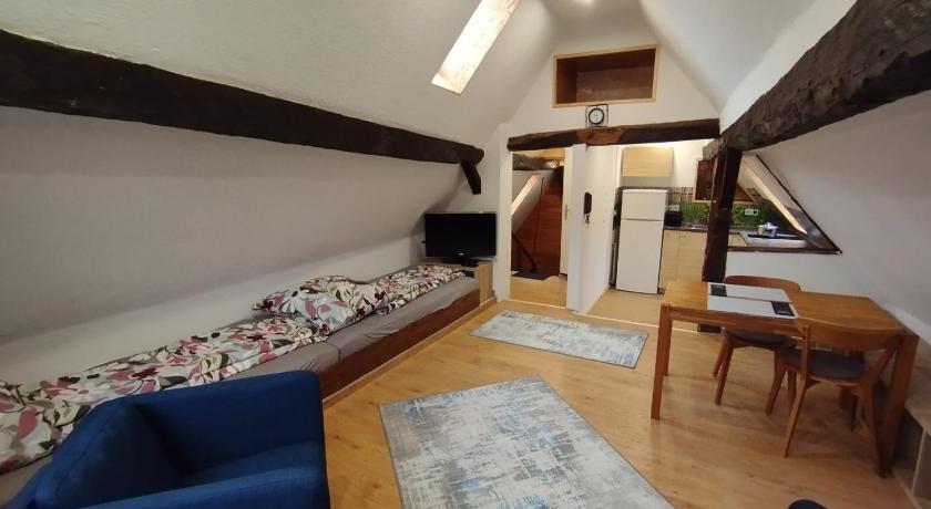Dachgeschosswohnung in der Altstadt inklusive PKW-Parkplatz