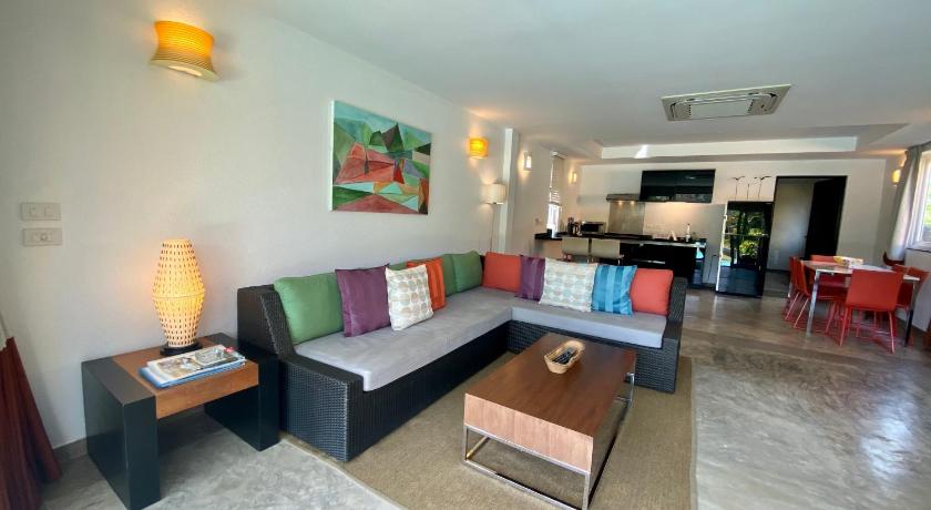 Image of Deluxe Three-Bedroom Villa with Private Pool 12