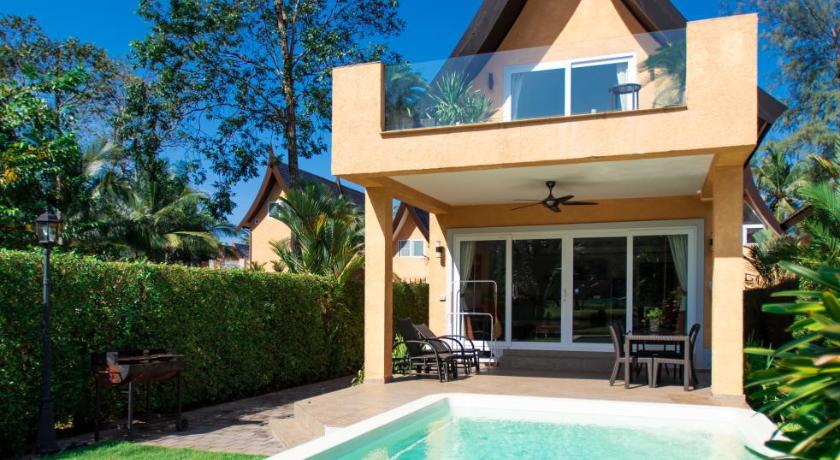 Image of Deluxe Three-Bedroom Villa with Private Pool 5