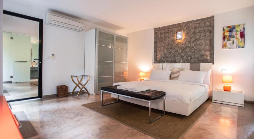 Image of Deluxe Three-Bedroom Villa with Private Pool 0