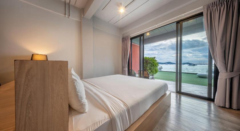 Image of Deluxe Double Sea View 3