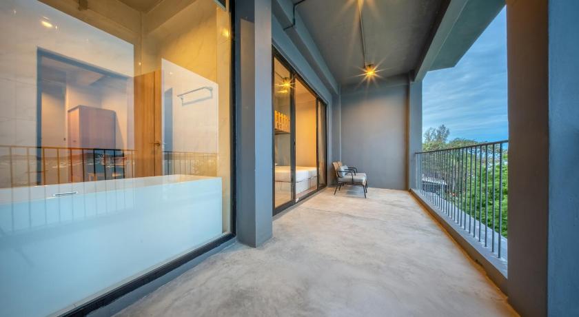 Image of Deluxe Family Sea View 1