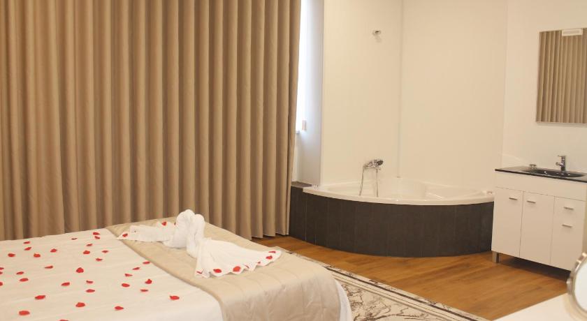 Penafiel Hotel Douro Vale de Campos 3-Star Hotel pool