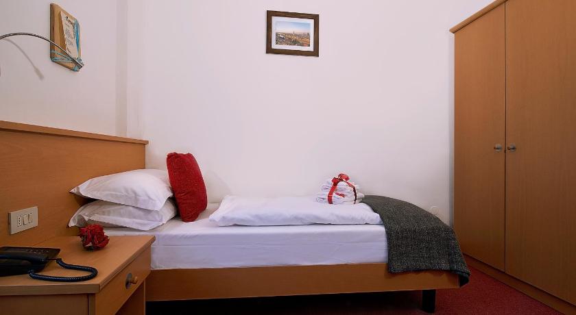 Image of Single Room 6