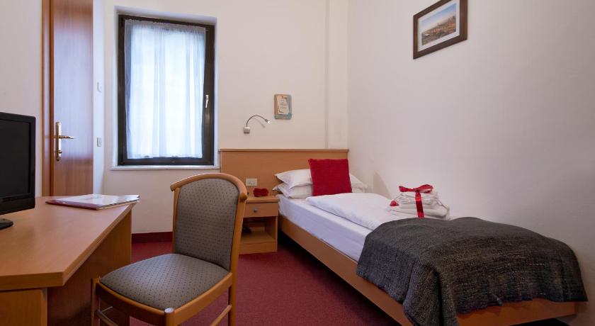 Image of Single Room 1