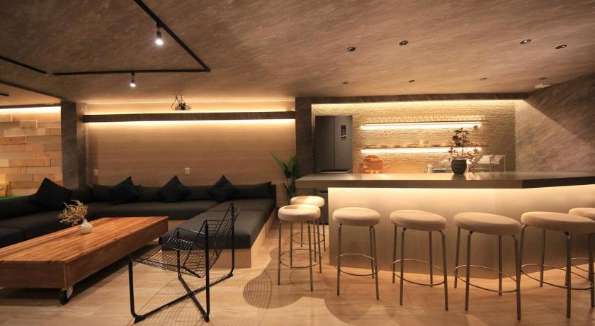 오사카 日本最大級プライベートハウス大人数でのパーティー大歓迎駅徒歩1分アスレチック付き貸切ハウスゲーム多数只今キャンペーン価格 (日本最大級プライベートハウス大人数でのパーティー大歓迎駅徒歩1分アスレチック付き貸切ハウスゲーム多数只今キャンペーン価格) 4성급 싱글룸 외관