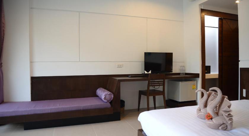 Image of Deluxe Pool View 11
