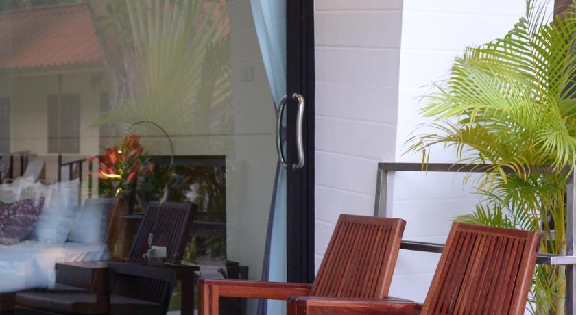 Image of Deluxe Pool View 13