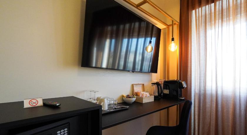 ローマ Suites 51 4つ星 ホテル レストラン