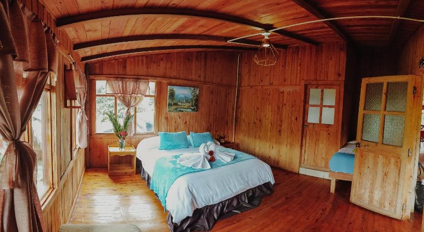 Mindo GlamBird Glamping & Lodge
