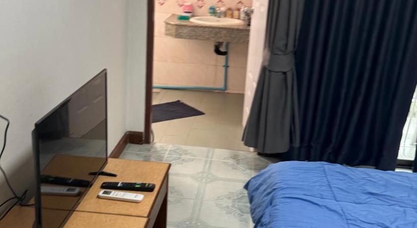 プーケット Chalong Paradise Guesthouse 3つ星 ホテル プール