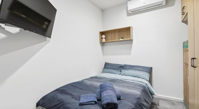 Cozy Stays - Private Rooms in Adelaide CBD with Shared Facilities