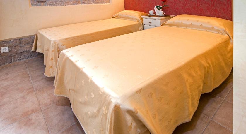 Guest house Sotto I Volti Centro Storico photo