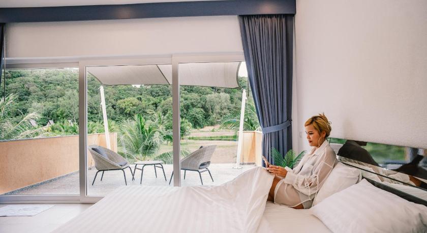 Image of Three-Bedroom Superior Villa with Private Pool 3