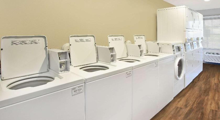 St. Charles (MO) WoodSpring Suites St Louis St Charles 2-Star Accommodation restaurant