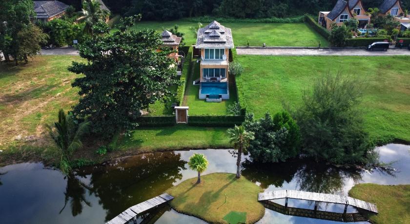 Image of Three-Bedroom Garden Villa with Private Pool 10