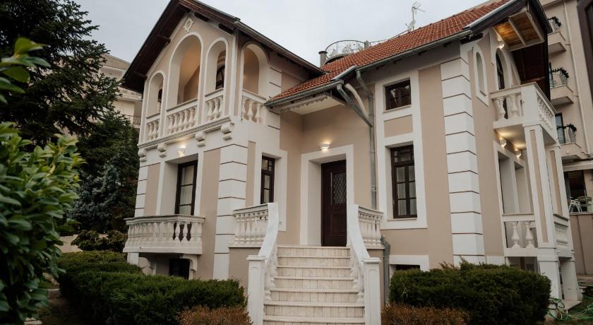 Villa Emerald