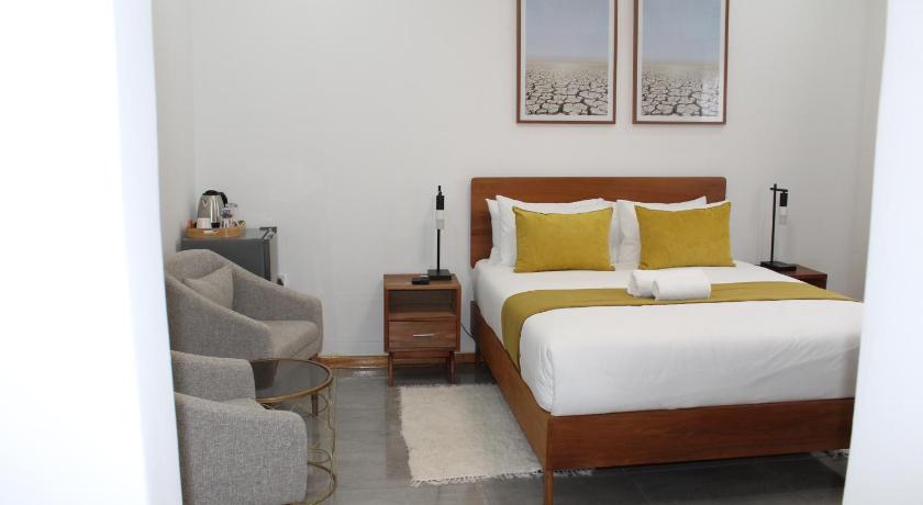 Lucomas Guest House
