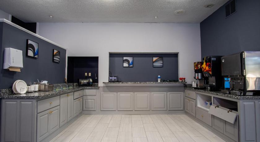 Coratel Inn and Suites By Jasper Eagan St Paul Airport & Mall of America - image 7