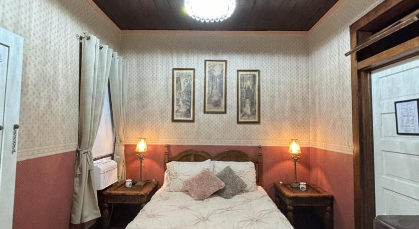 카스트로빌 (TX) The La Coste City Hotel 숙소 로비