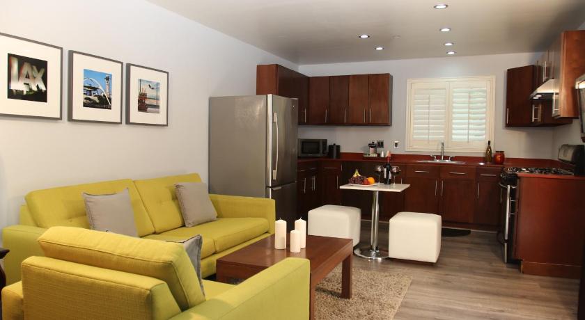 Image of One Room Suite with Living room - Non Smoking 4