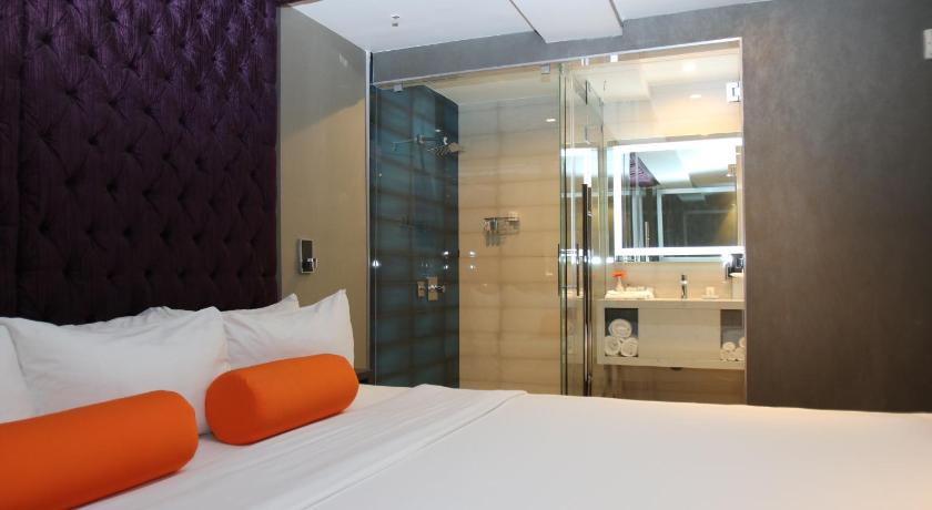 Image of King Suite with Living Room - Non Smoking 3