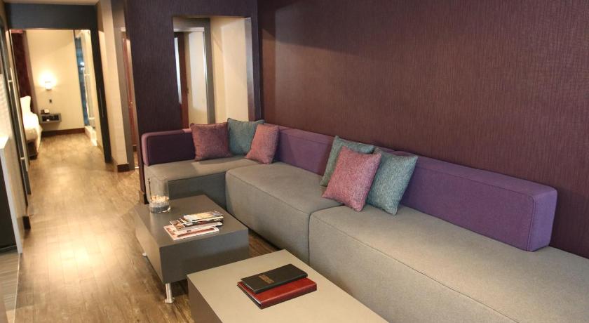 Image of King Suite with Living Room - Non Smoking 7