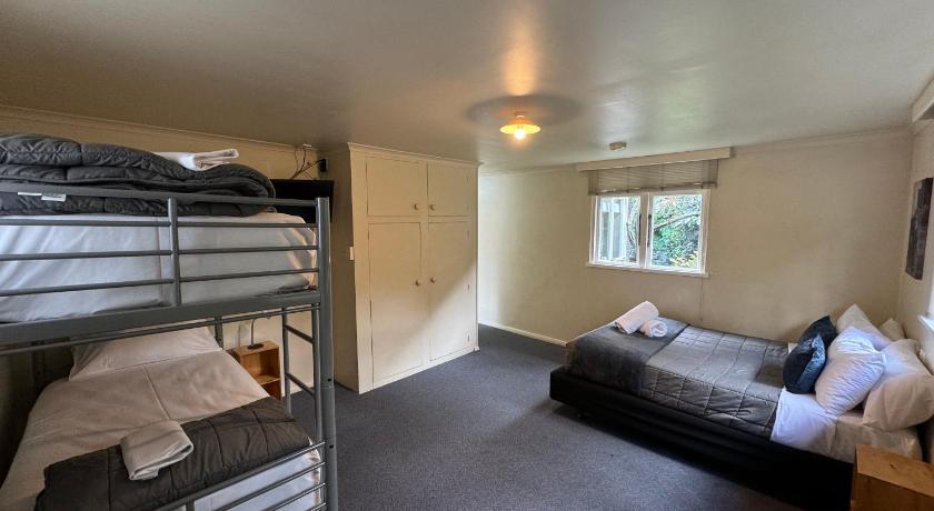 Image of Quadruple Room with Private Bathroom 9