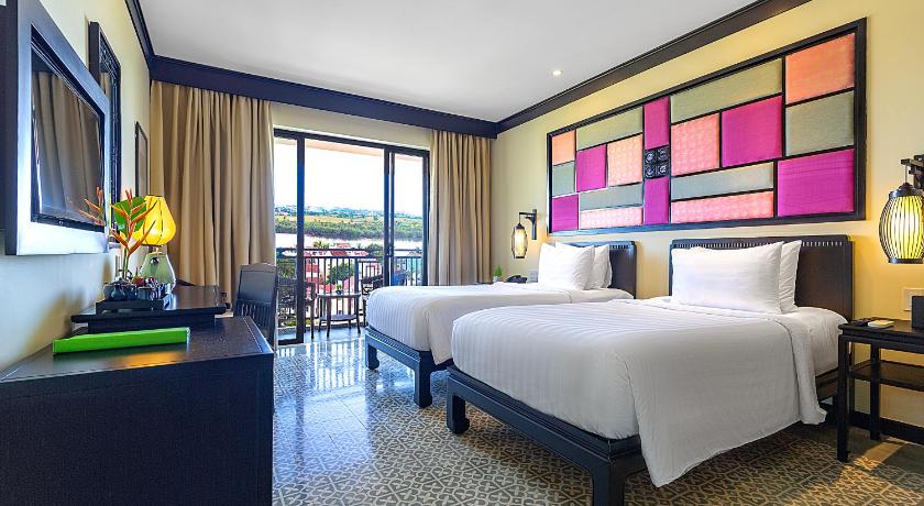 Image of Deluxe Twin Room, Ocean or Riverside View, Balcony 0