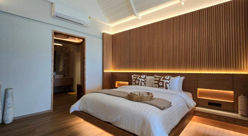 Image of Beachfront Family Pool Villa 7