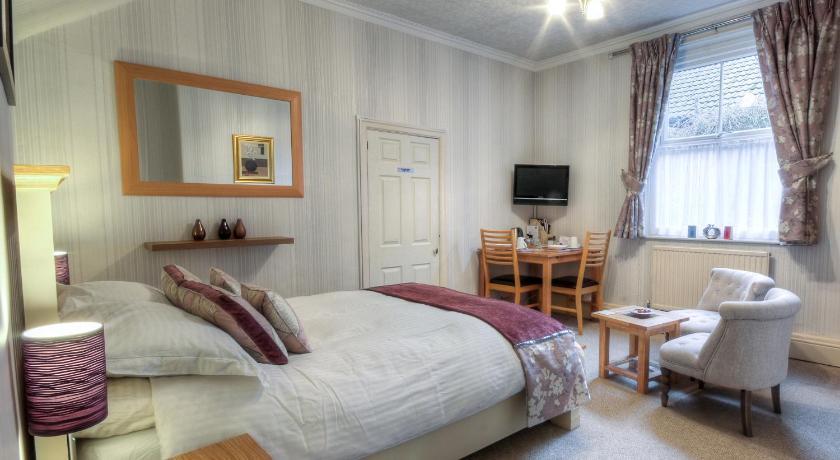 Brooklands Lodge - Bed & Breakfast