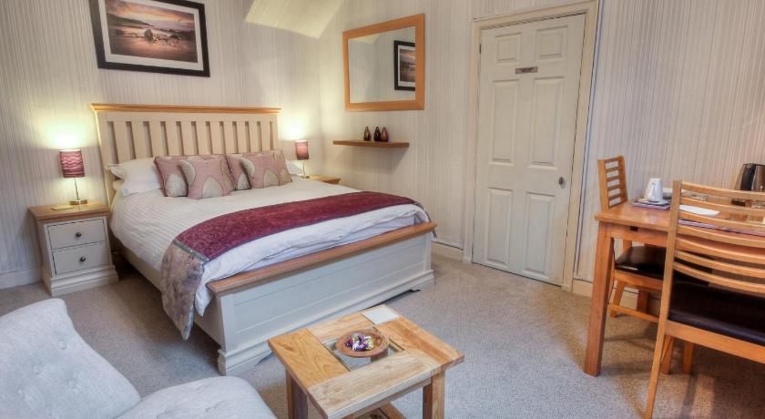 Brooklands Lodge - Bed & Breakfast