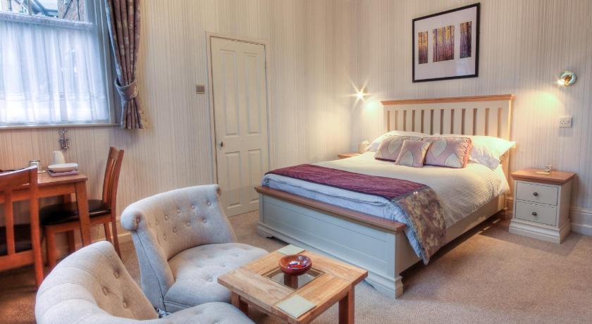 Brooklands Lodge - Bed & Breakfast