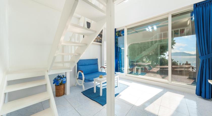 Image of studio 7 4