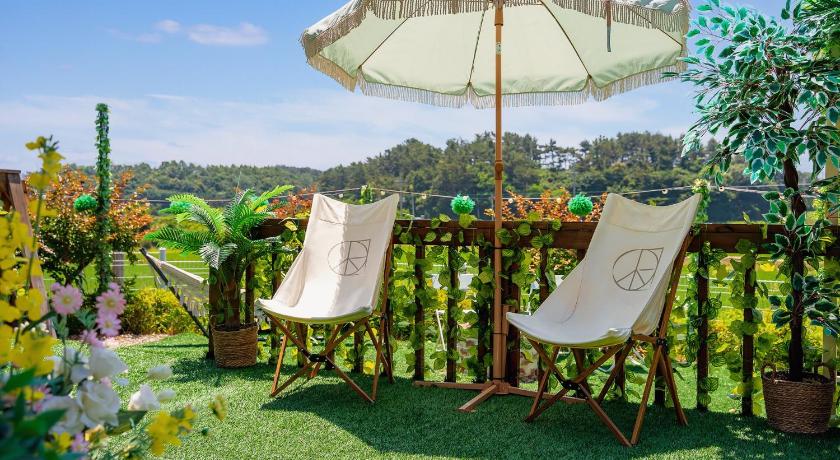 Taean Taean Yoyo Kids Poolvilla 4-Star Guesthouse pool