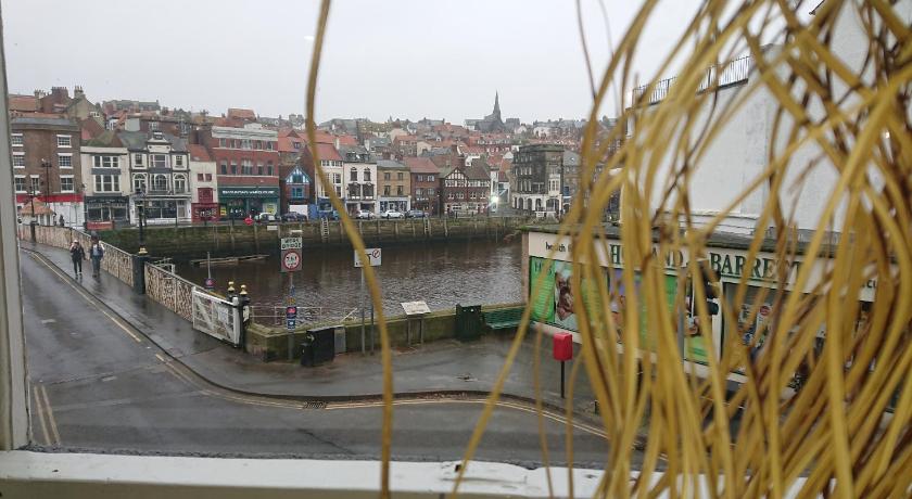 Whitby Bridge Luxury Apartments - image 23