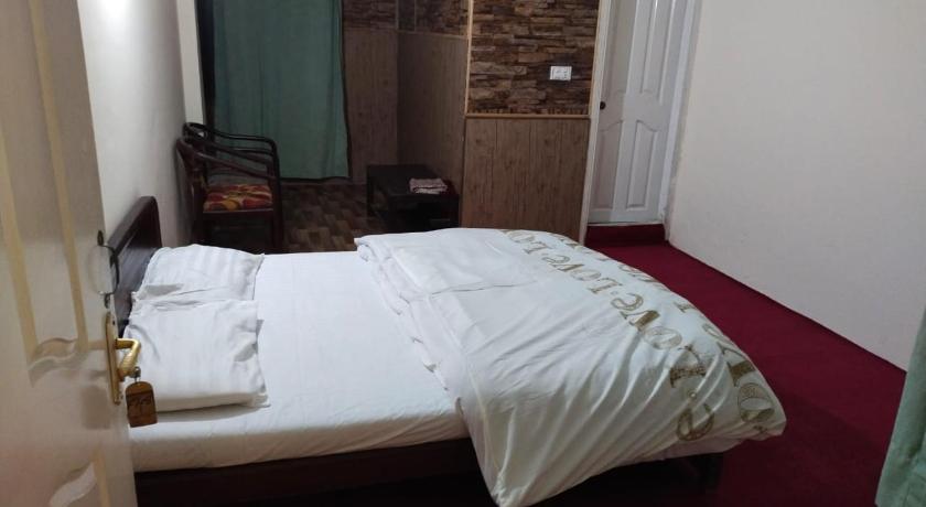 Kashmir Continental Hotel Murree - image 13