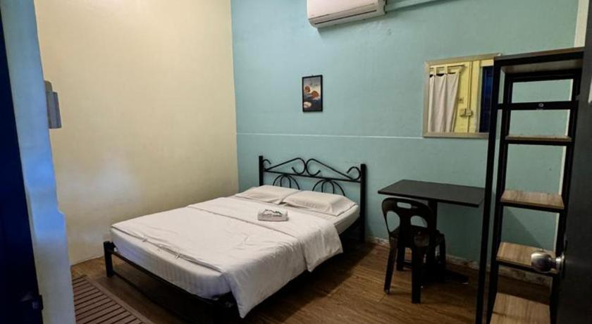 Image of Standard Double Room with Shared Bathroom 1