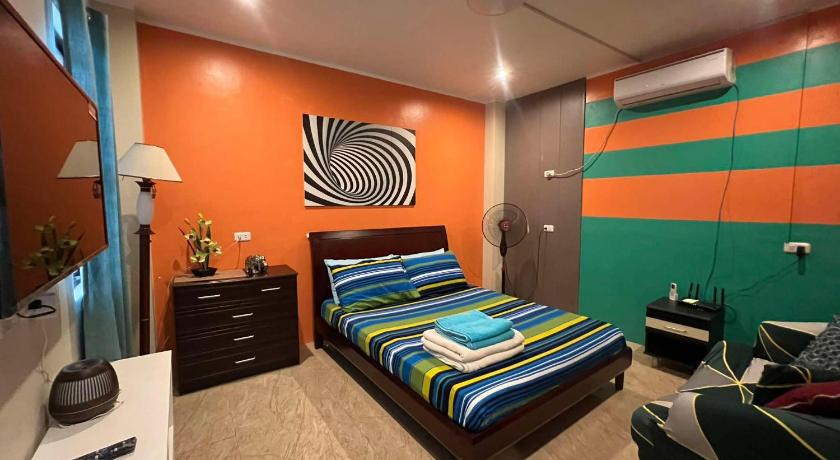 Peach Haven, a home for backpackers – Cebu City, IL