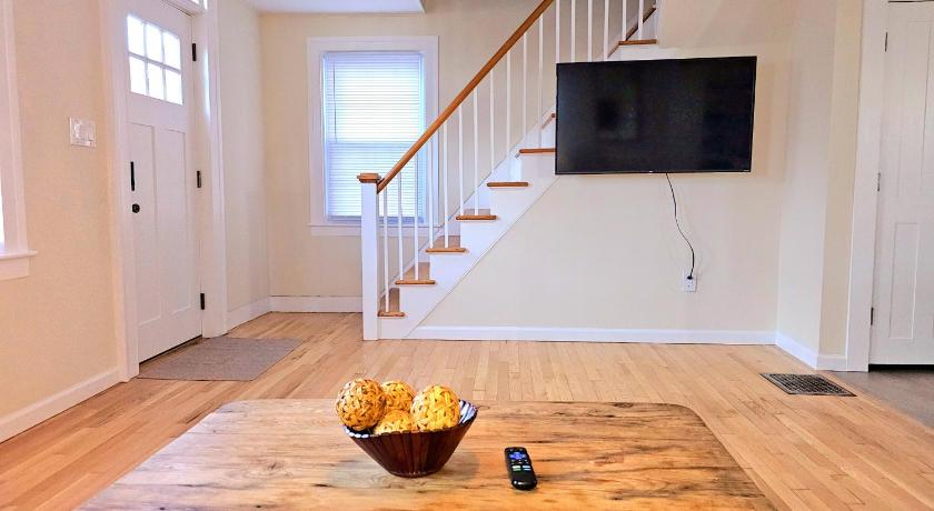 New London (CT) Cozy Coastal Cottage 4-Star Accommodation exterior