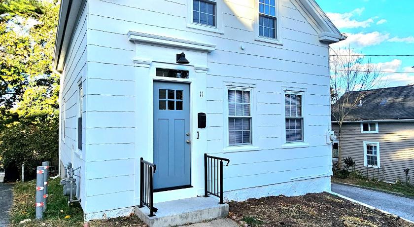 New London (CT) Cozy Coastal Cottage 4-Star Accommodation exterior