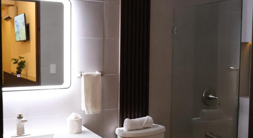 Image of Deluxe Suite 2