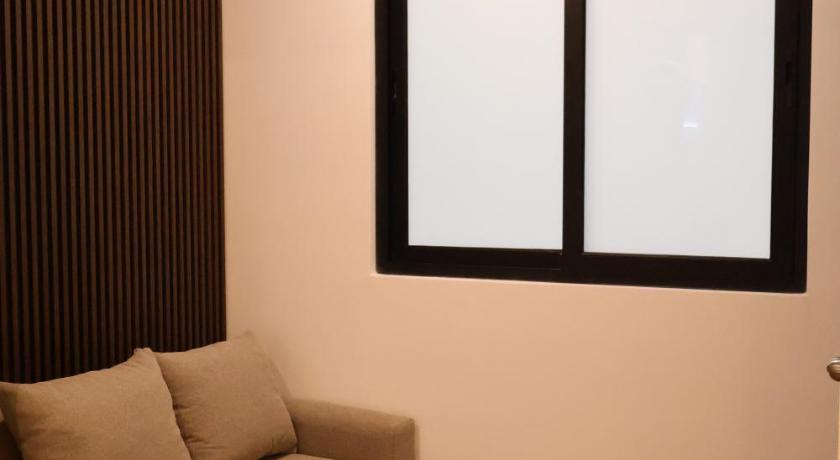 Image of Deluxe Suite 9