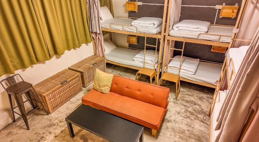 Image of 6-Bed Mixed Dormitory Room 1
