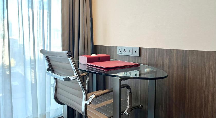 Image of 2 Twin Beds, Premier Room, Non-Smoking 7