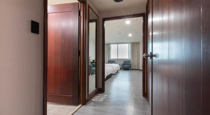 デラックス クアッドルーム (Deluxe Quadruple Room)の画像 9