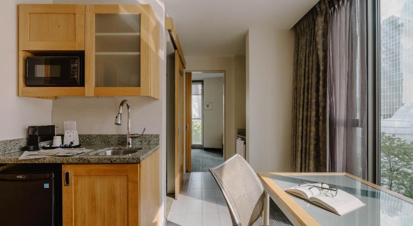 Image of One Room Suite 7