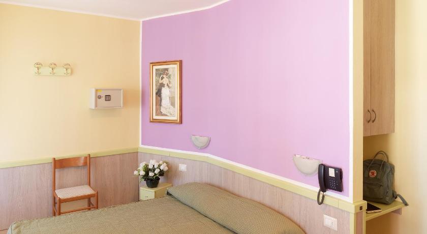Hotel Arco Romana